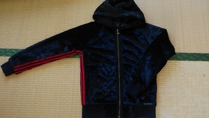 希少ADIDAS ORIGINALS 限定WINTER CRAFTSMANSHIPFAKEFURHOODYアディダス オリジナルス　フェイクファージャケットパーカー黒ブラック赤L