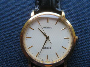 （美品　可動品）セイコー　ドルチェ　アイボリー文字盤　QZ　メンズ腕時計　５E61-0A80
