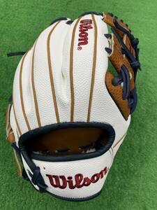 激安!! 新品 未使用 限定モデル Wilson WANNABE HERO DUAL 一般 軟式用 内野手用 86型 サイズ11.5(右投げ) SタンSC×ホワイトSS WBW102427