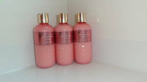 ☆彡☆Bath&Body Works　CHAMPAGNE TOAST バブルバス　3本セット☆彡