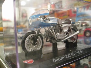 ★海外販売イタリアエデイコラ1/24DUCATI ドゥカティ 900SS-1975☆彡