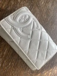 【美品】CHANEL 二つ折り財布 ホワイト