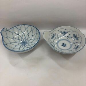 ★　柄違いペア小鉢　　径13×11　高4ｃｍ　未使用★