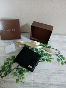 GUCCI　グッチ　財布　折り財布　コインケース　有り