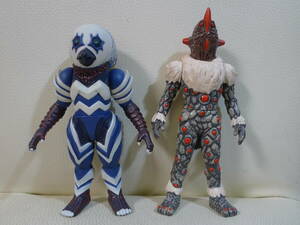 バンダイ ウルトラ怪獣シリーズ ガッツ星人2006 ナックル星人2006 2種 17センチ ソフビ