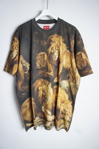 新品 国内正規22AW Supremeシュプリーム Lions Den S/S Top ライオンズ デン Tシャツ 半袖カットソー XL 本物 総柄701O▲