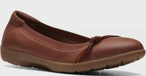 送料無料 Clarks 21.5cm フラット タン ブラウン バレエ スニーカー レザー スリッポン フォーマル ローファー パンプス サンダル RRR167