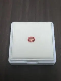 レッドアパタイト　0.77ct　ブラジル産　ルース　宝石