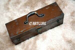 蒐集家向けVINTAGE METAL TACKLE BOX SHAKESPEAR FINE FISHING TACKLE BOX USA 50.5X15.5X18CM WDH