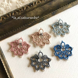 ★ラスト2カラー★◎ハンドメイド◎★Silk Lace★煌めくビーズ＆シルク糸のタティングレースピアス／イヤリング(ノンホール樹脂ピアス)