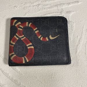 グッチ 折財布 二つ折り財布 メンズGUCCI スネーク GGスプリーム キングスネーク ブラック