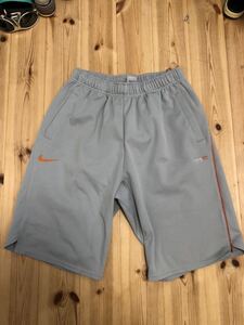 NIKE ハーフパンツ ナイキ　L サッカー　グレー