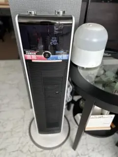 タワー型電気ヒーター ターボモード付き