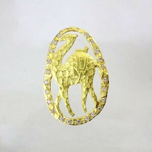 ◎中古美品◎１８金　ダイヤ　0.72ct　ラクダ彫　ブローチ兼ペンダント