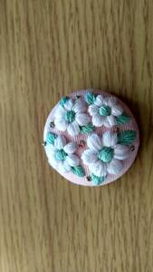 お花　刺繍ブローチ