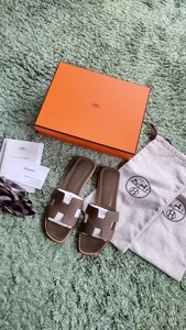 HERMES エルメス オラン サンダル エトゥープ