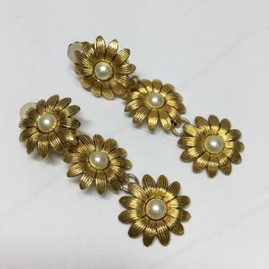 ◎【SONIA RYKIEL/ソニアリキエル】両耳用 イヤリング 3連 フラワー 花モチーフ ゴールドヴィンテージ アクセサリー【全国送料一律370円】