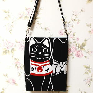 和柄 黒まねき猫ポシェット にゃんこ サコッシュ メンズ レディース ハンドメイド ショルダーバッグ 縁起物