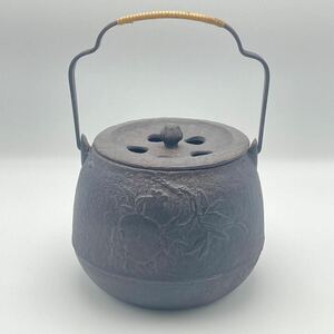 m1024601-47 鋳物 鉄茶器 工芸品 骨董 骨董品 アンティーク 年代物 煎茶道具 湯沸かし 茶こぼし 湯こぼし 骨董品 金属工芸 鉄器 中古品