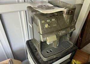 Saeco 全自動コーヒーマシン　イタリア製　エスプレッソ　カプチーノ　イベント　ガレージ　別荘　キャンプ　バーベキュー　説明書付き