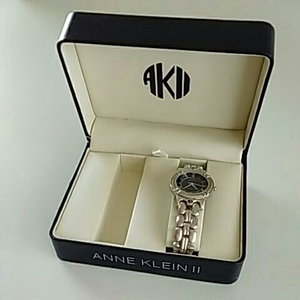 ANNE KLEIN Ⅱ腕時計 新品 　箱入り　綺麗な状態です　電池はなし　アンクライン　AKⅡ　