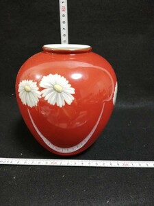 KA142.昭和レトロ　オールドノリタケ　Noritake 花瓶　花器 陶器 花生 フラワーベース　赤　菊/80