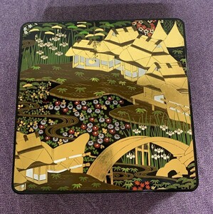 B2127→漆器 漆芸 松　紅葉 文庫箱　漆器　菓子器　ご飯入れ　小物入れ　漆塗り　金彩　蒔絵　伝統工芸