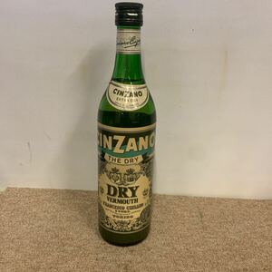 【C738H】CINZANO EXTRA DRY VERMOUTH チンザノ　エクストラドライ　ベルモット　75cl 未開封　保管品　鑑賞用