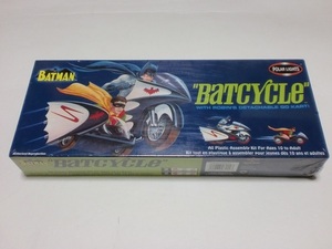 ポーラライツ 1/25 バットマン ＆ロビン バットサイクル TV版 1966 Batman Batcycle Playing Mantis POLAR LIGHTS 6902 復刻版 