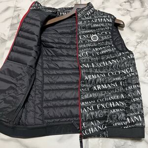 未使用級●ARMANI EXCHANGE アルマーニ エクスチェンジ ダウンベスト ロゴ総柄 AXロゴ ウォシャブル パイピング ワッペン 軽量 ブラック 