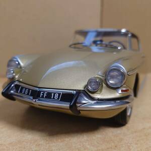 1/18 シトロエンDS19 ルダンディ 1964 ブラウン CITROEN DS 19 Le Dandy NOREV製ダイキャスト製ミニカー