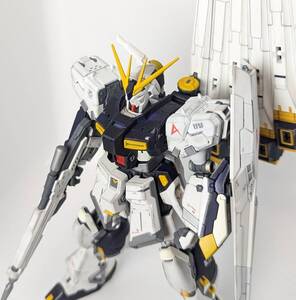 RX-93 νガンダム (RG Hi-νガンダム ミキシング改造 完成品）