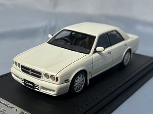 IG (イグニッションモデル)製　　ニッサン　セドリック　グランツーリスモ　アルティマ　(パールホワイト) 1/43