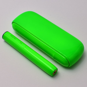 新型　最新　IQOS ILUMAi カスタムペイント　ネオンカラー　グリーン　アイコス　イルマアイ 本体　付属品箱付き