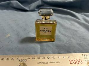 CHANEL シャネル　No.19 香水　