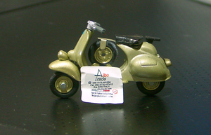 ★Vespa Piaggio Italia べスパ マグネット★新品★メタリック　ダーク　グリーン★