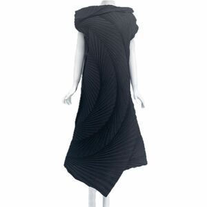 未使用級 ISSEY MIYAKE イッセイミヤケ ロングワンピース ノースリーブ 3D立体 ブラック IM61FHO14 サイズ2