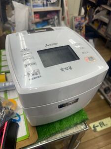 ○G9224 三菱 IHジャー炊飯器 5.5合炊き　NJ-VE108-W 18年製○