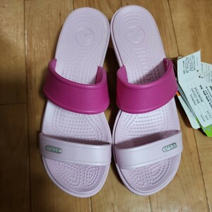 未使用タグ付きクロックス crocs サンダルピンクW6サイズ22cm