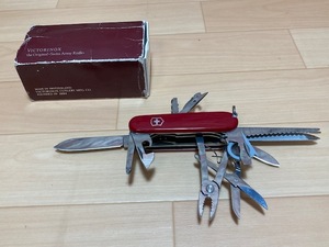 T VICTORINOX ／ ビクトリノックス マルチツール キャンプ　アウトドア　十徳ナイフ　工具 