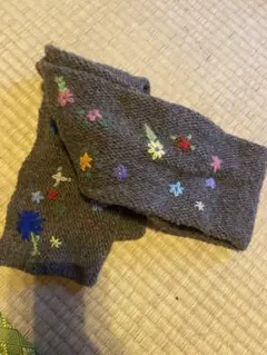 BEAMS BOY ウール 花柄刺繍 マフラー グレー　ハンドメイド