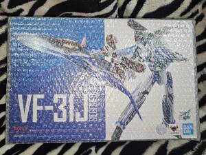 DX超合金 劇場版VF-31Jジークフリード（ハヤテ・インメルマン機）【フォールドプロジェクションユニット装備】未開封。