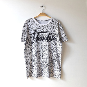 【送料無料】H&M THUNDER Tシャツ サンダー 総柄 メンズM/L程度 USA古着 BB0130