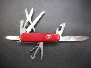 ナイフ　ビクトリノックス　VICTORINOX ９丁出し　赤　ノコギリ