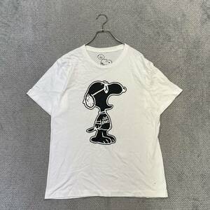 1円スタート! （18）UNIQLO UT ユニクロ KAWS × PEANUTS 半袖Tシャツ サイズL スヌーピー ホワイト　コットン メンズ トップス 最落なし