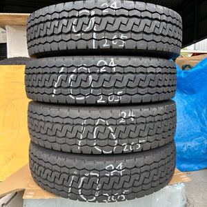 BRIDGESTONE M８１２　205/85R16 117/115N LT 2024年４本　中古タイヤ４本　残溝９〜１０ミリ