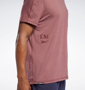 2XOサイズ　タンクトップ【2021春夏】レズミルズ ボディコンバット Brown　ポケット Tシャツ / Les Mills Pocket T-Shirt