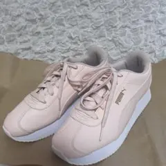 puma プーマスニーカー　ピンクスニーカー