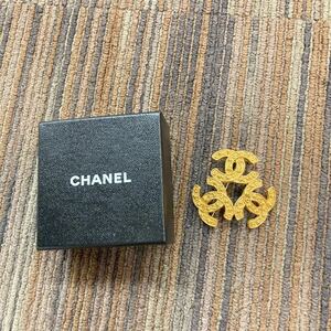 CHANEL シャネル アクセサリー ココマーク ブローチ ゴールドカラー トリプルココ 箱付き レディース ファッション アイテム