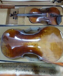 裏面虎杢 Antonius Stradivarius Cremonenfis Faciebat Anno 17 バイオリン 弓付 1224W9G